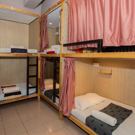 بيت شباب Escape Backpackers Kk كوتا كينابالو المظهر الخارجي الصورة