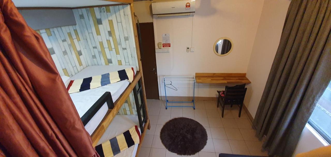 بيت شباب Escape Backpackers Kk كوتا كينابالو المظهر الخارجي الصورة