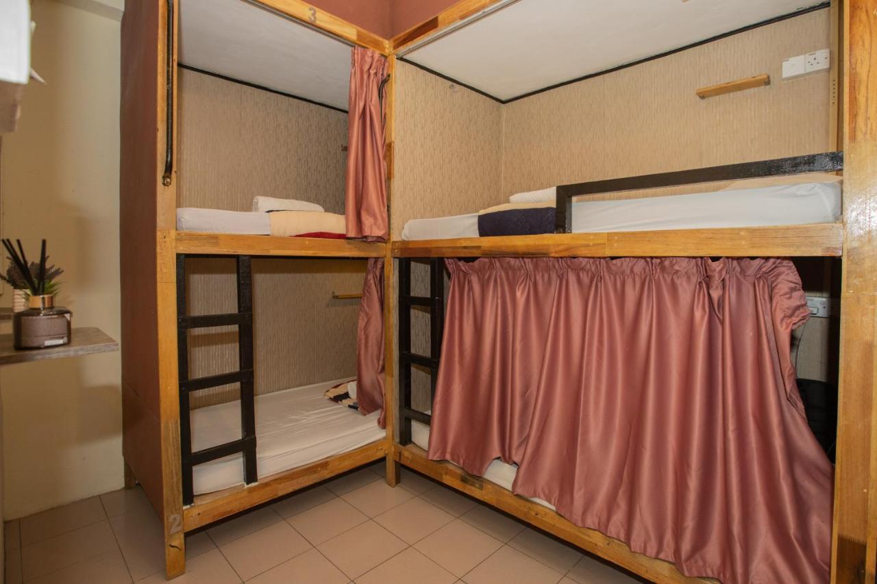 بيت شباب Escape Backpackers Kk كوتا كينابالو المظهر الخارجي الصورة
