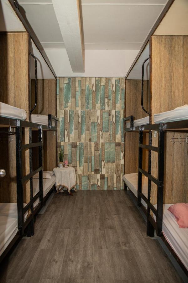 بيت شباب Escape Backpackers Kk كوتا كينابالو المظهر الخارجي الصورة